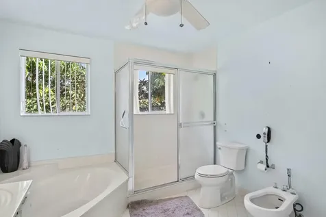 6809 Via Regina Boca Raton FL 33433