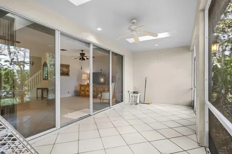 6809 Via Regina Boca Raton FL 33433