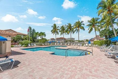 6809 Via Regina Boca Raton FL 33433