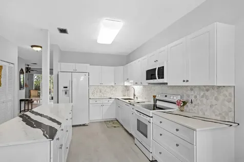 6809 Via Regina Boca Raton FL 33433