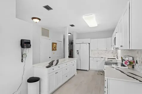 6809 Via Regina Boca Raton FL 33433