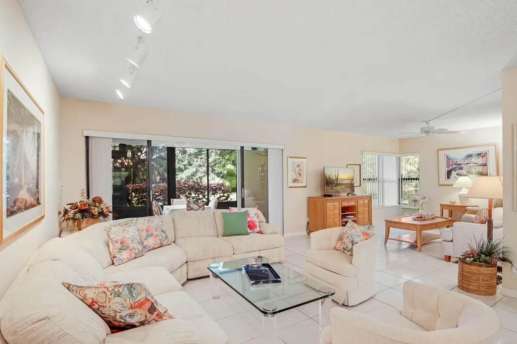 5121 Oak Hill Lane Delray Beach FL 33484