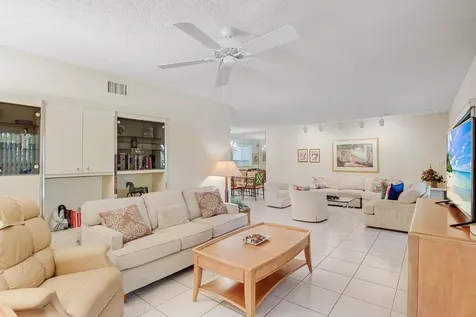 5121 Oak Hill Lane Delray Beach FL 33484