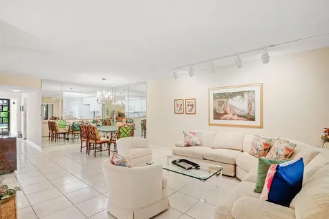 5121 Oak Hill Lane Delray Beach FL 33484