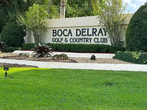 5121 Oak Hill Lane Delray Beach FL 33484