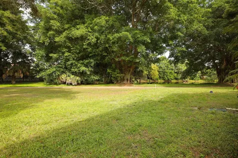 5121 Oak Hill Lane Delray Beach FL 33484