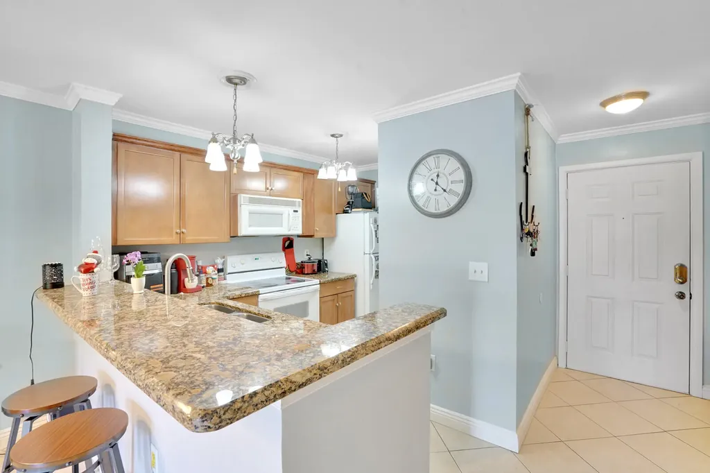 4855 Via Palm Lakes West Palm Beach FL 33417