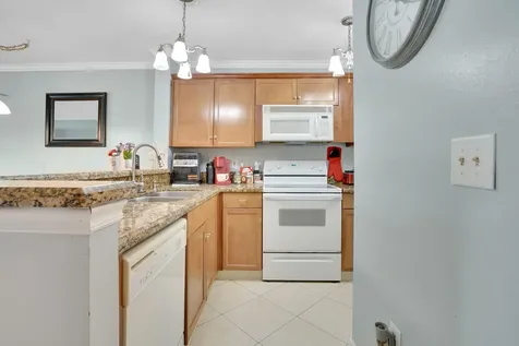 4855 Via Palm Lakes West Palm Beach FL 33417