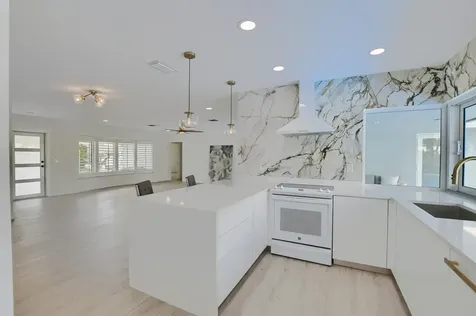 891 Sw Hickory Terrace Boca Raton FL 33486