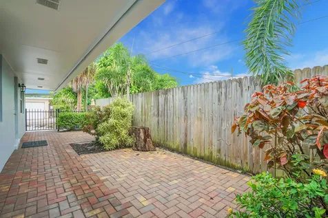 914 N Federal Highway Lake Worth Beach FL 33460