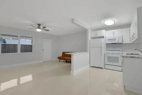 914 N Federal Highway Lake Worth Beach FL 33460