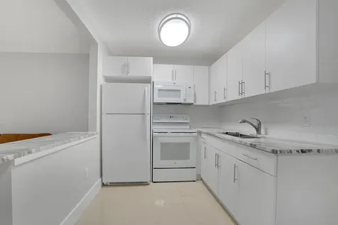 914 N Federal Highway Lake Worth Beach FL 33460