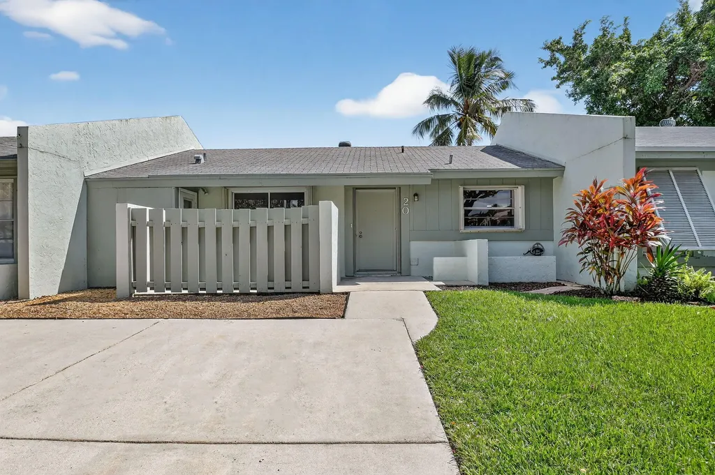 20 Camden Lane Boynton Beach FL 33426