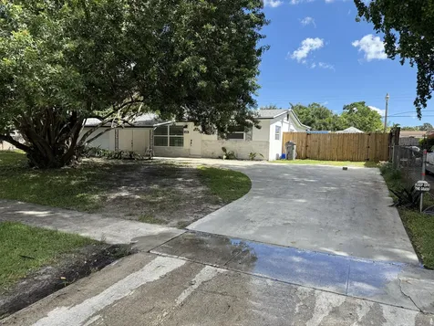 912 W Montego Drive West Palm Beach FL 33415
