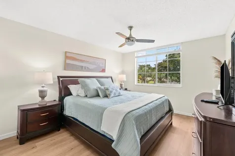 127 Yacht Club Way Hypoluxo FL 33462