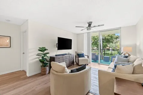 127 Yacht Club Way Hypoluxo FL 33462