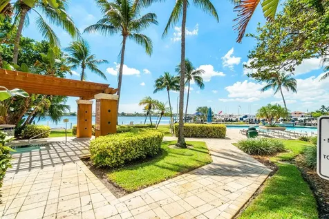 127 Yacht Club Way Hypoluxo FL 33462