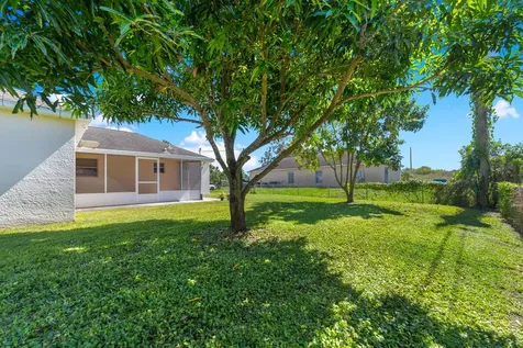 1165 Se 40th Avenue Okeechobee FL 34974