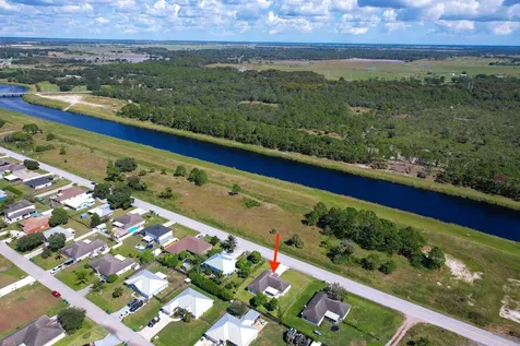 1165 Se 40th Avenue Okeechobee FL 34974