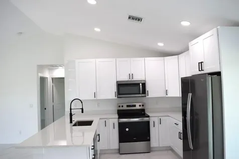 7542 Nw 83rd Court Okeechobee FL 34972