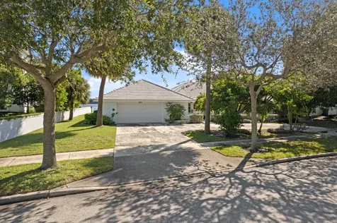 2002 Notre Dame Drive Lake Worth Beach FL 33460