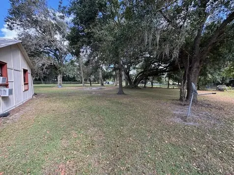 2806 E 60 Highway A Highway Plant City FL 33567