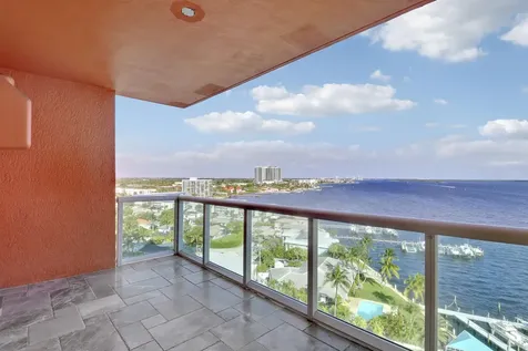 2650 Lake Shore Drive Riviera Beach FL 33404