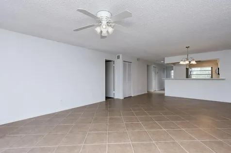 8535 Casa Del Lago Boca Raton FL 33433