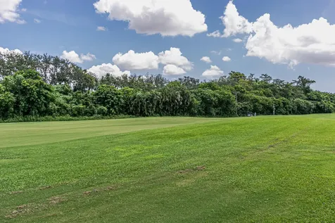 8535 Casa Del Lago Boca Raton FL 33433