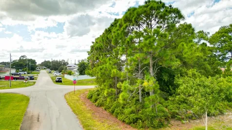 1281 SW Kapok Avenue Port Saint Lucie FL 34953