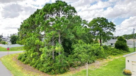 1281 SW Kapok Avenue Port Saint Lucie FL 34953