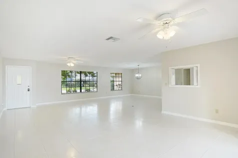 560 W Forest Trail Vero Beach FL 32962