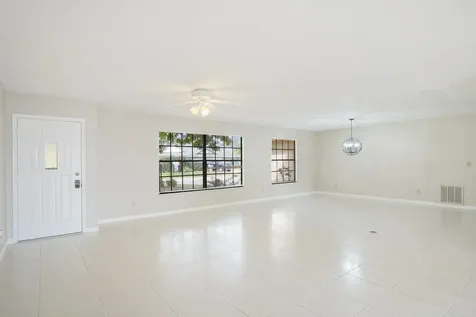 560 W Forest Trail Vero Beach FL 32962