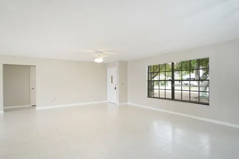 560 W Forest Trail Vero Beach FL 32962