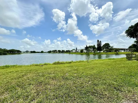 359 Chatham R West Palm Beach FL 33417