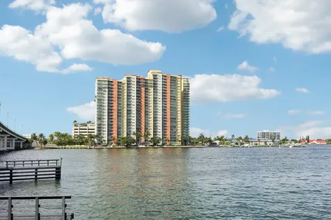 2640 Lake Shore Drive Riviera Beach FL 33404