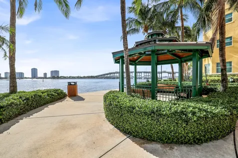 2640 Lake Shore Drive Riviera Beach FL 33404