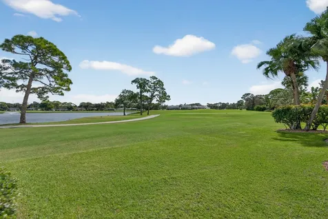 13872 Greensview Drive Palm Beach Gardens FL 33418