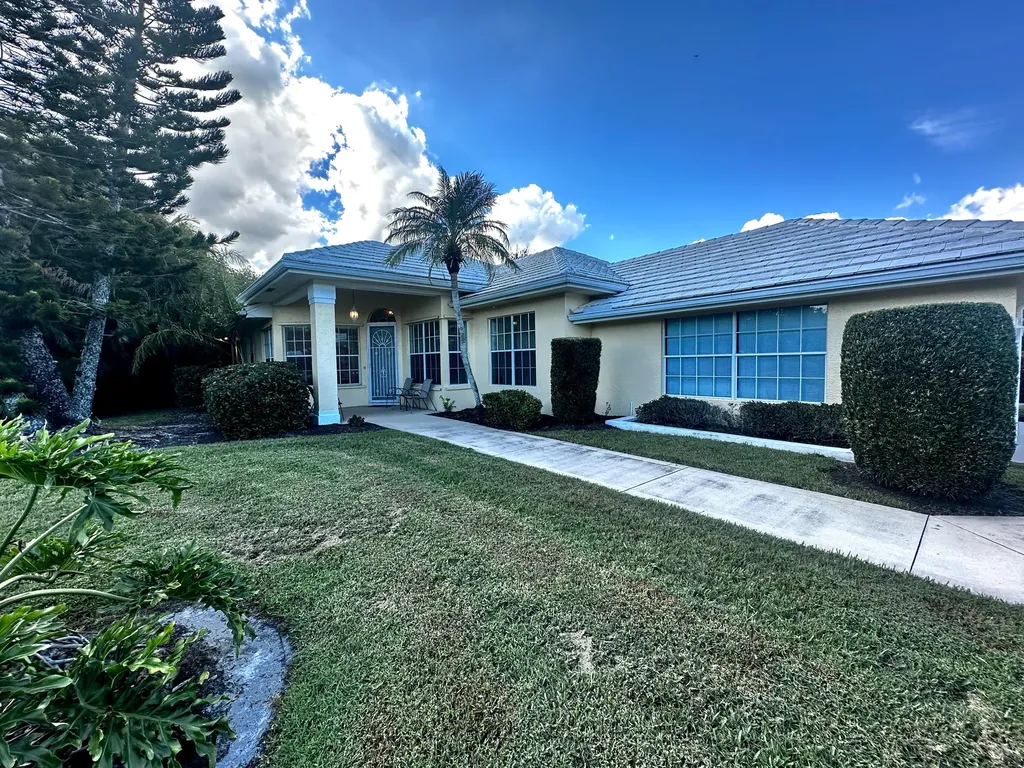 438 Sw Fairway Vista Port Saint Lucie FL 34986