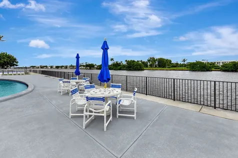 2430 S Federal Highway Boynton Beach FL 33435