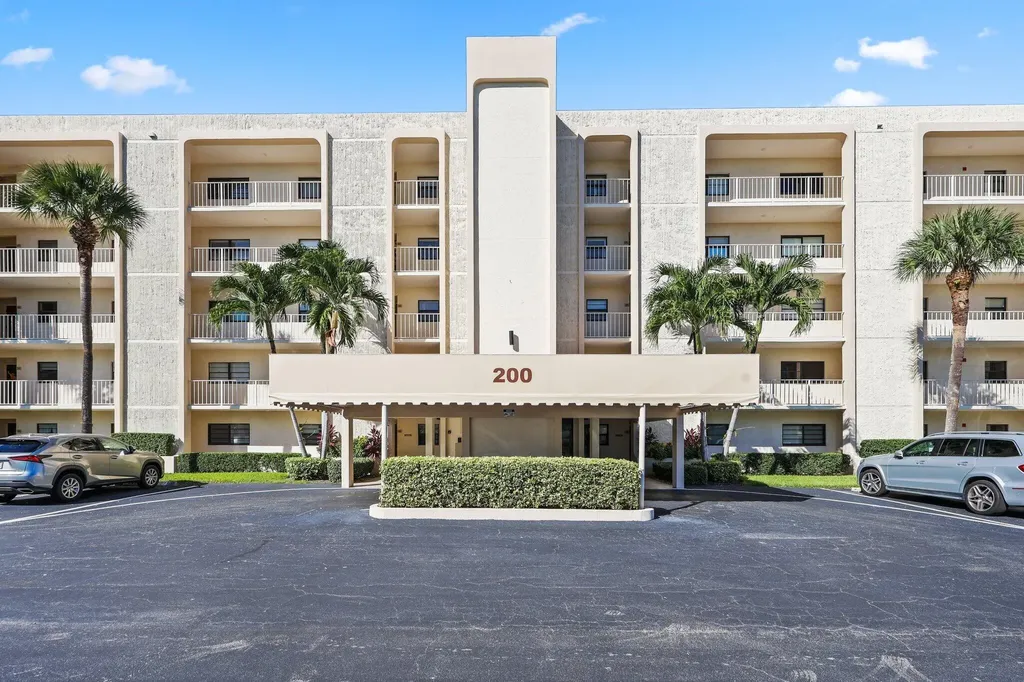 200 Intracoastal Place Tequesta FL 33469