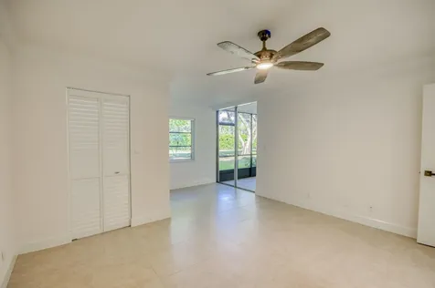 6865 Huntington Lane Delray Beach FL 33446