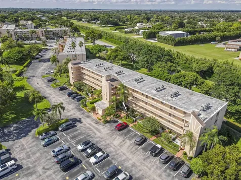 6865 Huntington Lane Delray Beach FL 33446