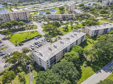 6865 Huntington Lane Delray Beach FL 33446