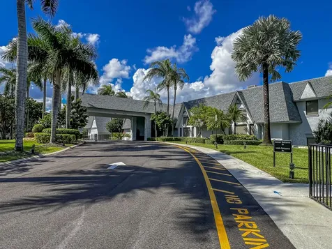 6865 Huntington Lane Delray Beach FL 33446
