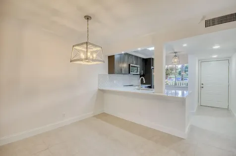 6865 Huntington Lane Delray Beach FL 33446