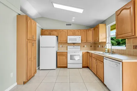 1652 Sw Crawford Avenue Port Saint Lucie FL 34953