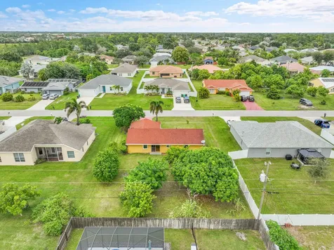 1652 Sw Crawford Avenue Port Saint Lucie FL 34953