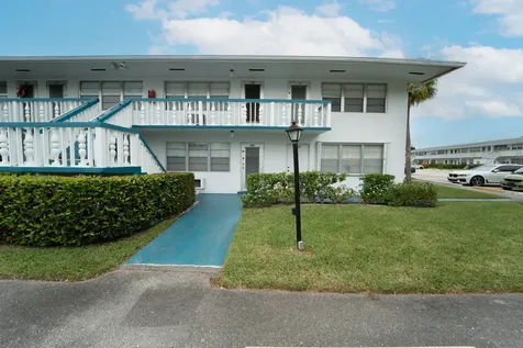 156 Berkshire West Palm Beach FL 33417