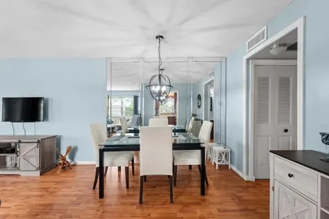 156 Berkshire West Palm Beach FL 33417